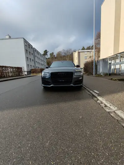 Audi S8 4.0 TFSI V8 plus quattro — Berline de prestige 605 ch, très faible kilométrage — vista posteriore