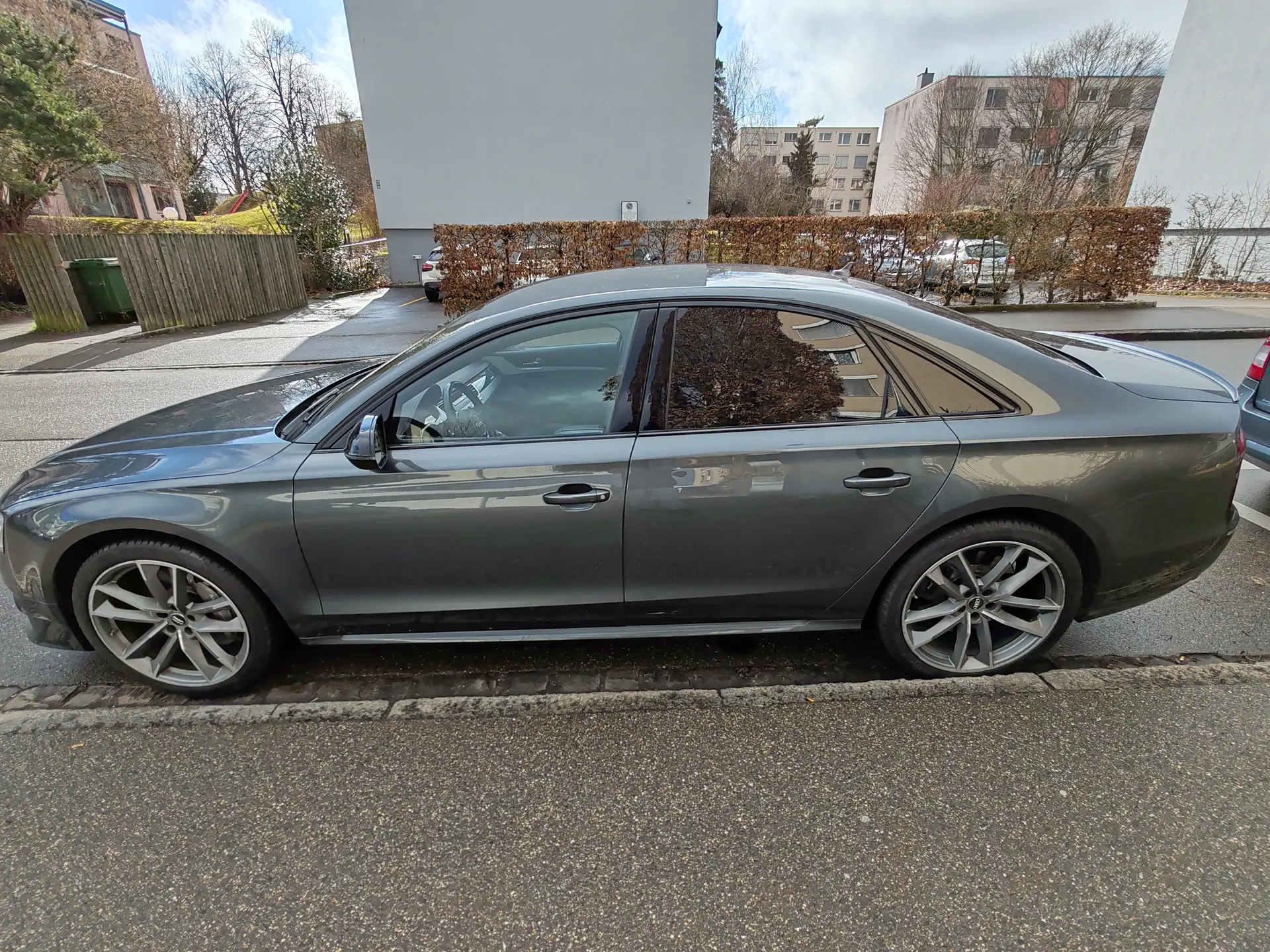 Audi S8 4.0 TFSI V8 plus quattro — Berline de prestige 605 ch, très faible kilométrage — vista esterna