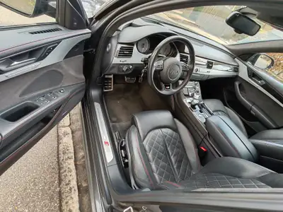 Audi S8 4.0 TFSI V8 plus quattro — Berline de prestige 605 ch, très faible kilométrage — cruscotto