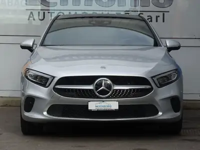 Mercedes-Benz A 250e Progressive — Berline hybride rechargeable, 79 200 km seulement — rear view