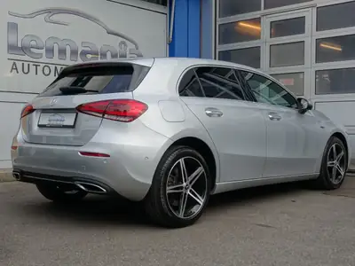 Mercedes-Benz A 250e Progressive — Berline hybride rechargeable, 79 200 km seulement — interior
