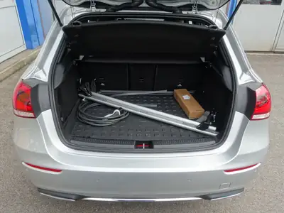 Mercedes-Benz A 250e Progressive — Berline hybride rechargeable, 79 200 km seulement — Thumbnail 17