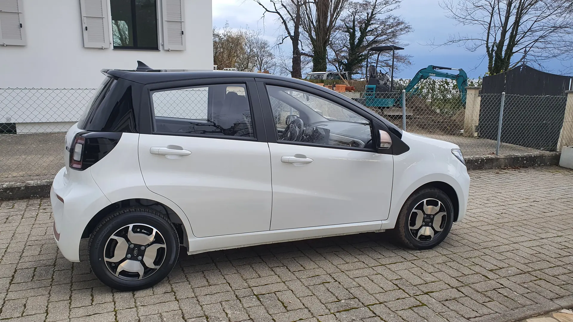 JAC e-JS1 31kWh — Citadine électrique compacte, 6 400 km seulement — Außenansicht