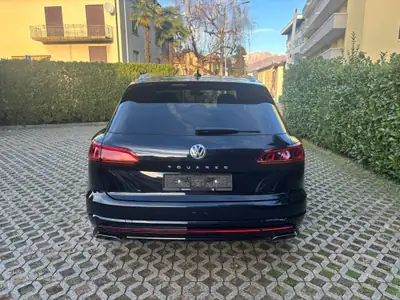 VW Touareg 3.0 TDI R Line — SUV premium diesel 286 ch, seulement 80 000 km — arrière