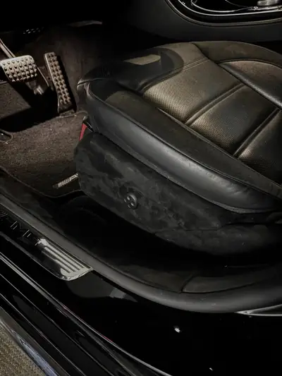Mercedes-Benz E 63 AMG 4Matic+ — Berline de prestige 571 ch, 106 000 km — Detail