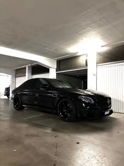 Mercedes-Benz E 63 AMG 4Matic+ — Berline de prestige 571 ch, 106 000 km — Innenraum