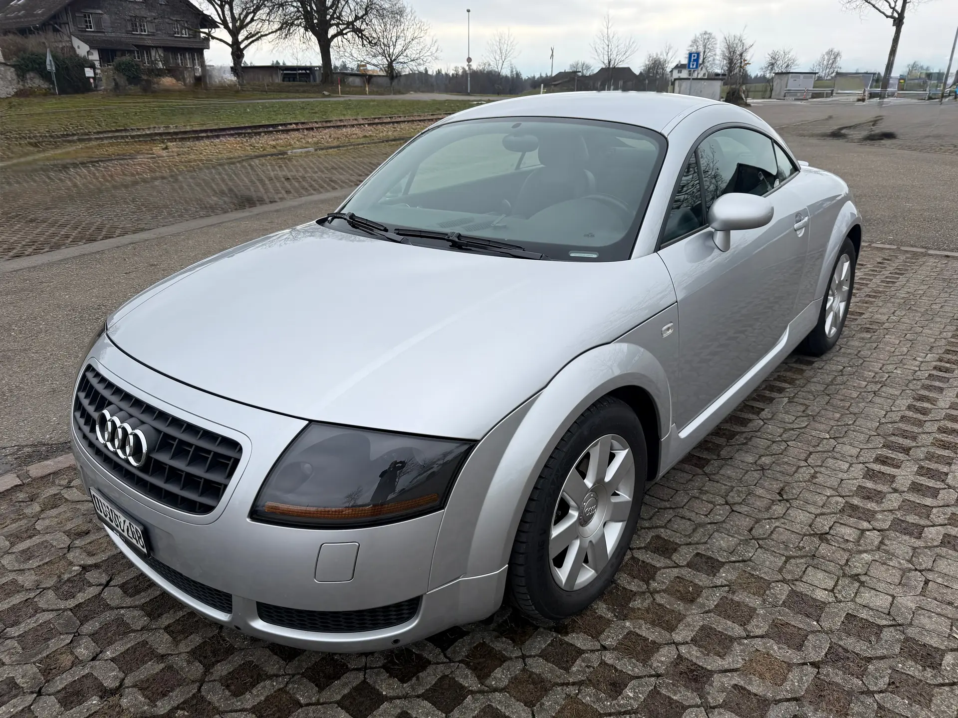 Audi TT Coupé 1.8 T — Sport compact iconique, entretien récent AMAG — Außenansicht