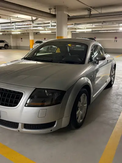 Audi TT Coupé 1.8 T — Sport compact iconique, entretien récent AMAG — Innenraum