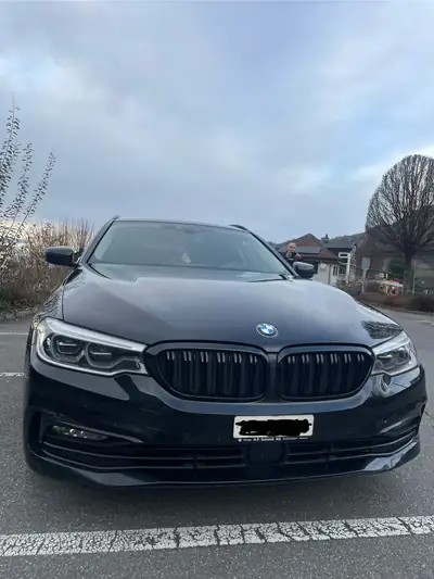 BMW 530d xDrive Touring — Break diesel performant, 230 000 km, traction intégrale — exterior view
