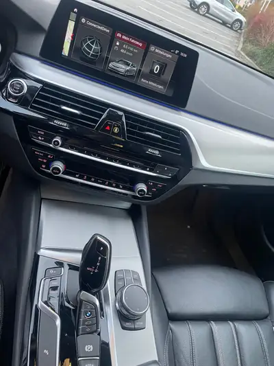 BMW 530d xDrive Touring — Break diesel performant, 230 000 km, traction intégrale — dashboard