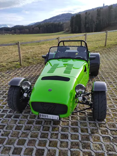 Caterham Seven 485 SV — Légendaire roadster britannique, 240 ch et châssis élargi — arrière