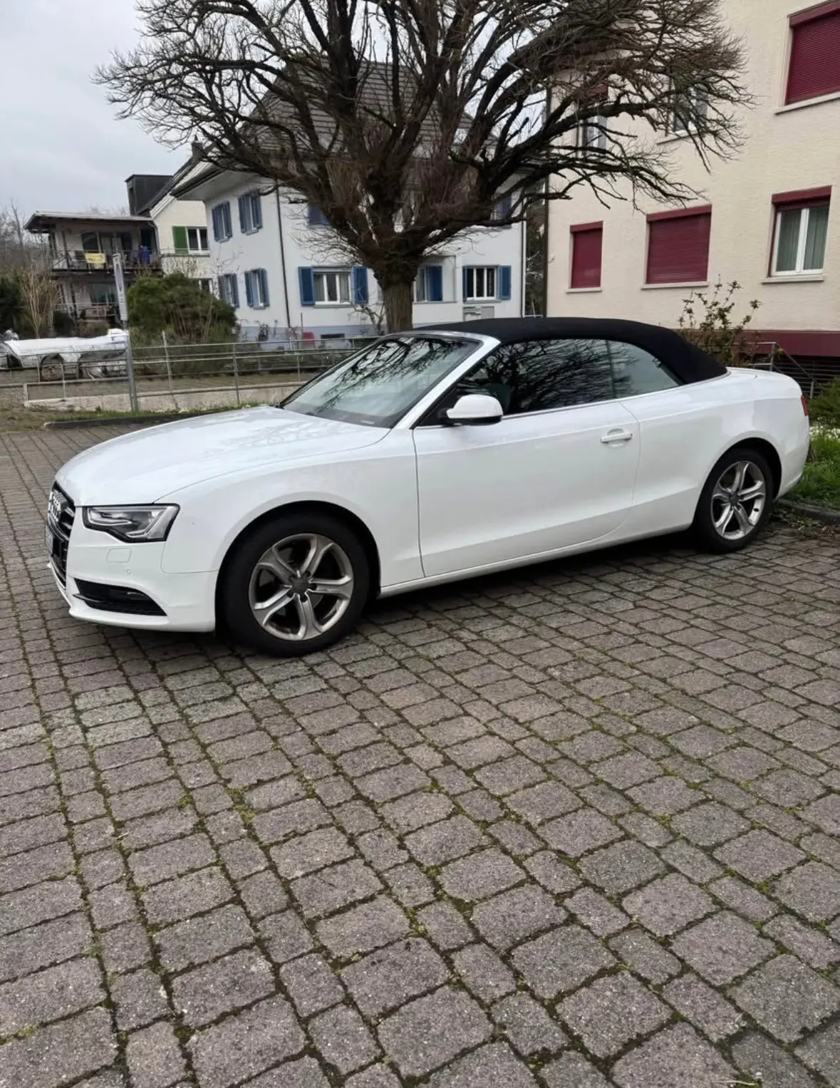 Audi A5 Cabriolet 1.8 TFSI — Cabriolet élégant, 68'000 km seulement — vista esterna