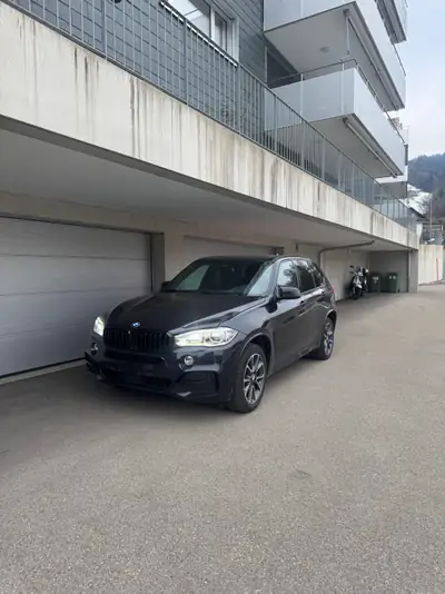 BMW X5 M50D — SUV premium diesel 381 ch, contrôle technique frais — exterior view