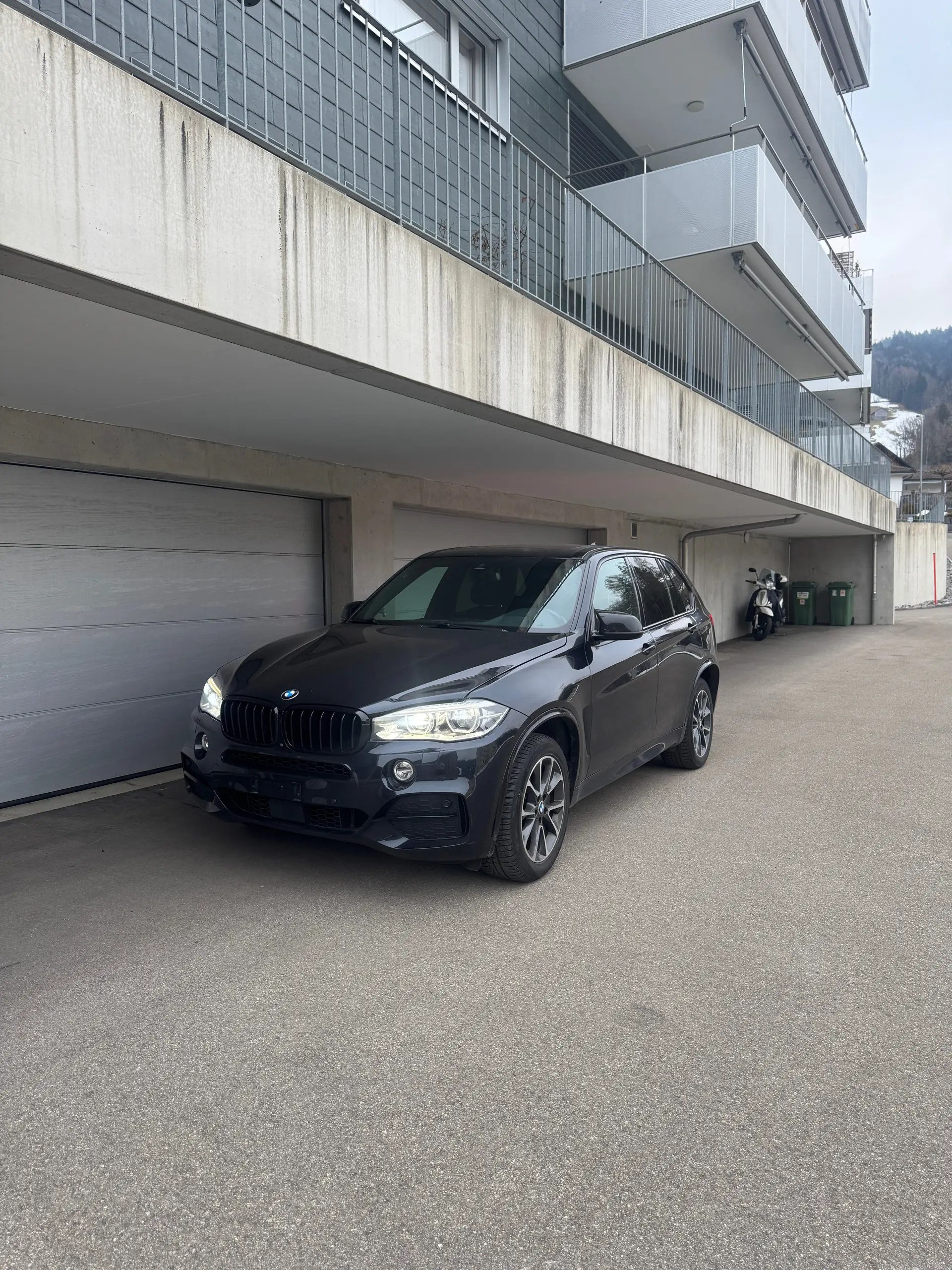 BMW X5 M50D — SUV premium diesel 381 ch, contrôle technique frais