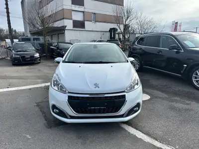 Peugeot 208 1.2 PureTech Signature — Citadine fiable, 120'000 km, garantie 2 ans — Außenansicht