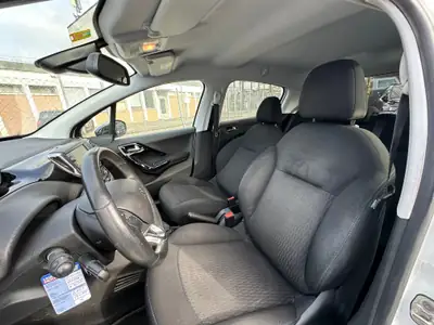 Peugeot 208 1.2 PureTech Signature — Citadine fiable, 120'000 km, garantie 2 ans — Miniatur 12