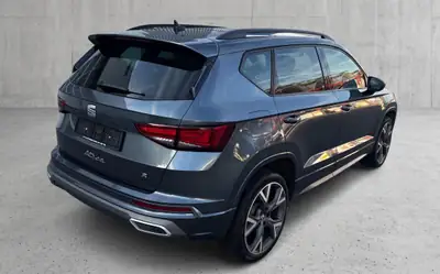 SEAT Ateca 1.5 TSI EVO — SUV compact dynamique, toit panoramique, excellent état — Heckansicht