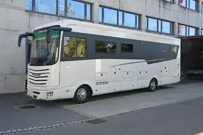 Concorde Liner Plus 1090 MS Iveco — Camping-car intégral premium, 90'000 km, diesel automatique — side view