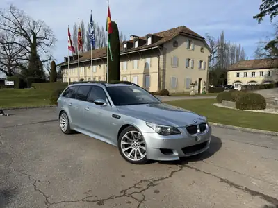 BMW M5 Touring 2008 — Break sportif 507 ch, transmission semi-automatique, sans sinistre — côté