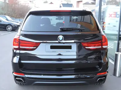 BMW X5 xDrive50i V8 — SUV premium 450 ch, équipement intégral Bang & Olufsen — Innenraum