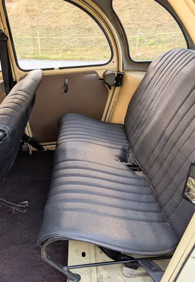Citroën 2CV6 Spécial — L'icône française authentique, 32'000 km seulement — Miniatura 7