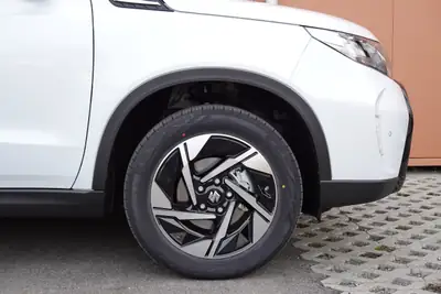 Suzuki Vitara 1.5 Hybrid Compact Top 4x4 — SUV hybride polyvalent, 50 km seulement — détail