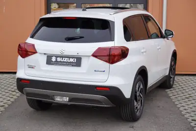 Suzuki Vitara 1.5 Hybrid Compact Top 4x4 — SUV hybride polyvalent, 50 km seulement — Miniature 8