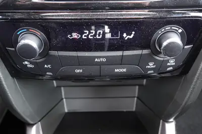 Suzuki Vitara 1.5 Hybrid Compact Top 4x4 — SUV hybride polyvalent, 50 km seulement — Miniature 15
