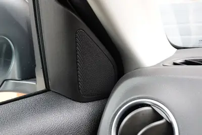 Suzuki Vitara 1.5 Hybrid Compact Top 4x4 — SUV hybride polyvalent, 50 km seulement — Miniature 20