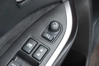 Suzuki Vitara 1.5 Hybrid Compact Top 4x4 — SUV hybride polyvalent, 50 km seulement — Miniature 22