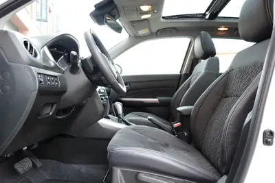 Suzuki Vitara 1.5 Hybrid Compact Top 4x4 — SUV hybride polyvalent, 50 km seulement — Miniature 27