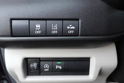 Suzuki Swift 1.2 Compact+ Hybrid — Citadine agile et économe, moins de 5000 km — Miniature 13