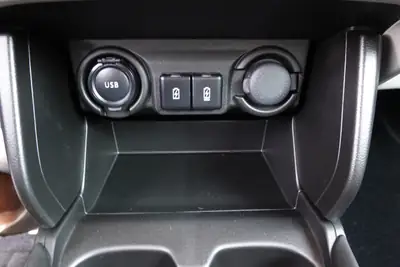 Suzuki Swift 1.2 Compact+ Hybrid — Citadine agile et économe, moins de 5000 km — Miniature 16