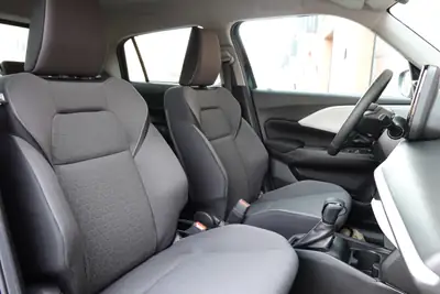 Suzuki Swift 1.2 Compact+ Hybrid — Citadine agile et économe, moins de 5000 km — Miniature 22