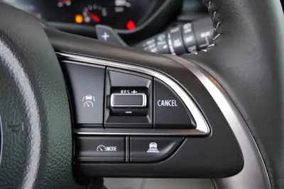 Suzuki Swift 1.2 Sakura Top Hybrid CVT — Édition Limitée, Hybride Économe et Connecté — Miniature 14