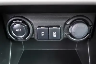 Suzuki Swift 1.2 Sakura Top Hybrid CVT — Édition Limitée, Hybride Économe et Connecté — Miniature 21