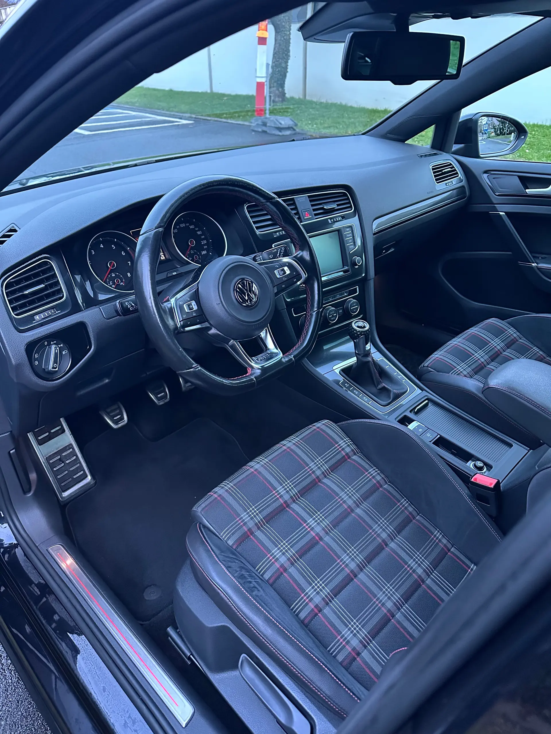 Volkswagen Golf 2016 occasion Plan-les-Ouates — 5