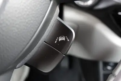 Suzuki Swift 1.2 Hybrid CVT — Citadine économe avec technologie de pointe et sièges chauffants — Miniature 12
