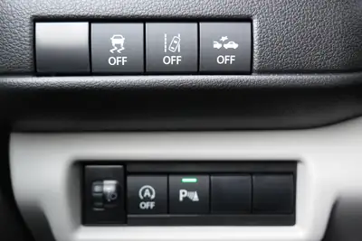 Suzuki Swift 1.2 Hybrid CVT — Citadine économe avec technologie de pointe et sièges chauffants — Miniature 13