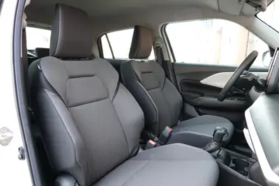 Suzuki Swift 1.2 Hybrid CVT — Citadine économe avec technologie de pointe et sièges chauffants — Miniature 21
