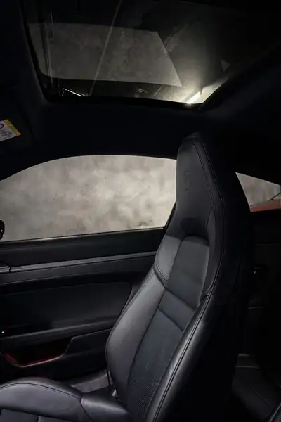 Porsche 911 Carrera PDK 2024 — Sportive emblématique, 25'000 km seulement — Innenraum