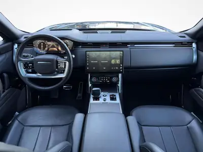 Land Rover Range Rover SV P530 V8 — Flagship tout-terrain, design Intrepid, directional neuf — côté