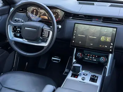 Land Rover Range Rover SV P530 V8 — Flagship tout-terrain, design Intrepid, directional neuf — intérieur