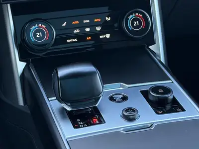 Land Rover Range Rover SV P530 V8 — Flagship tout-terrain, design Intrepid, directional neuf — Miniature 12