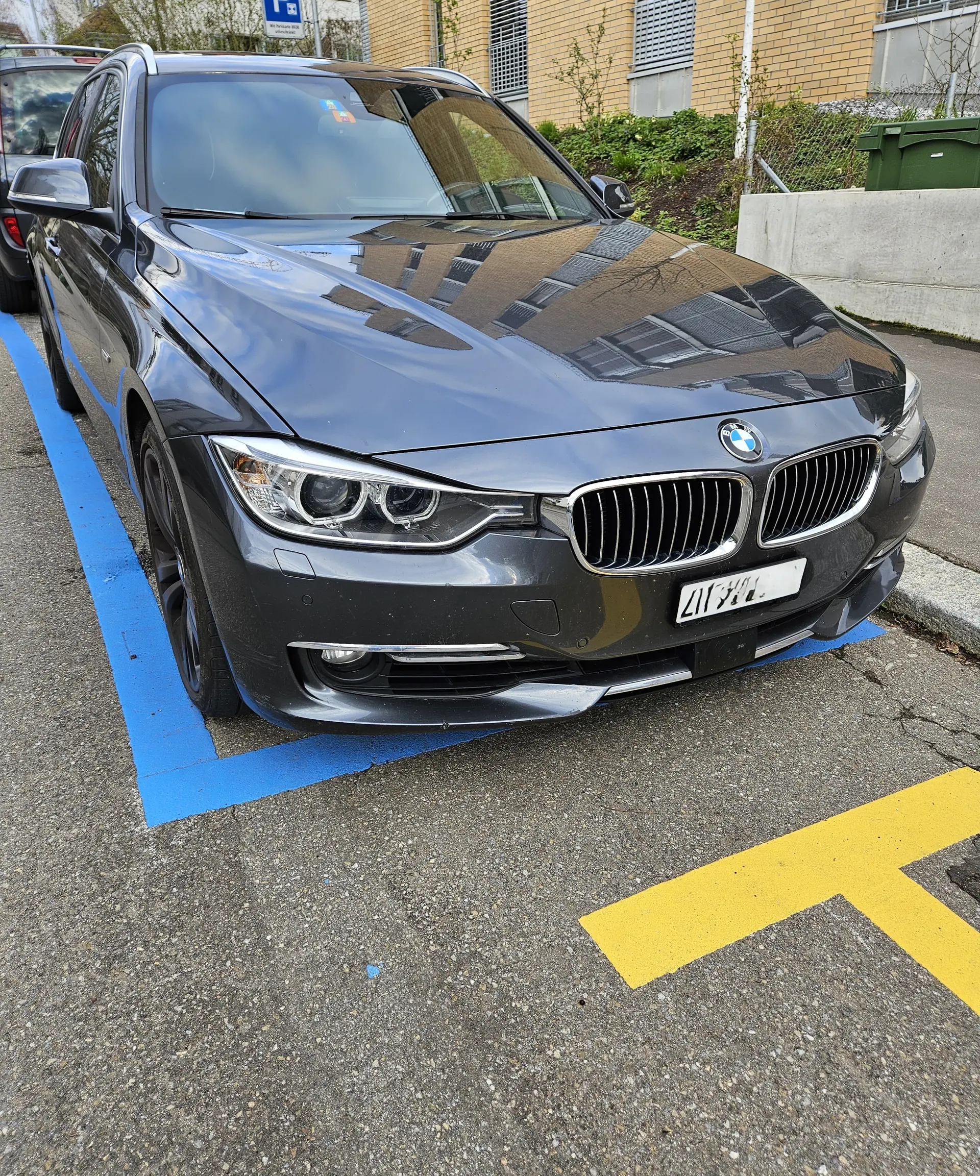 BMW 335d xDrive Touring — Diesel puissant, 221000 km, Luxury Line complète — vue extérieure