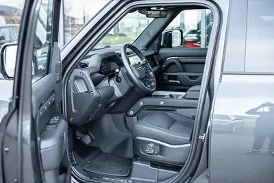 Land Rover Defender 130 300 X D HSE — SUV 8 places, motorisation MHEV diesel 301 ch — detail