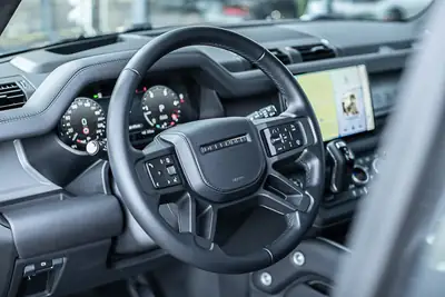 Land Rover Defender 130 300 X D HSE — SUV 8 places, motorisation MHEV diesel 301 ch — Thumbnail 8