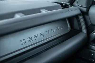 Land Rover Defender 130 300 X D HSE — SUV 8 places, motorisation MHEV diesel 301 ch — Thumbnail 16