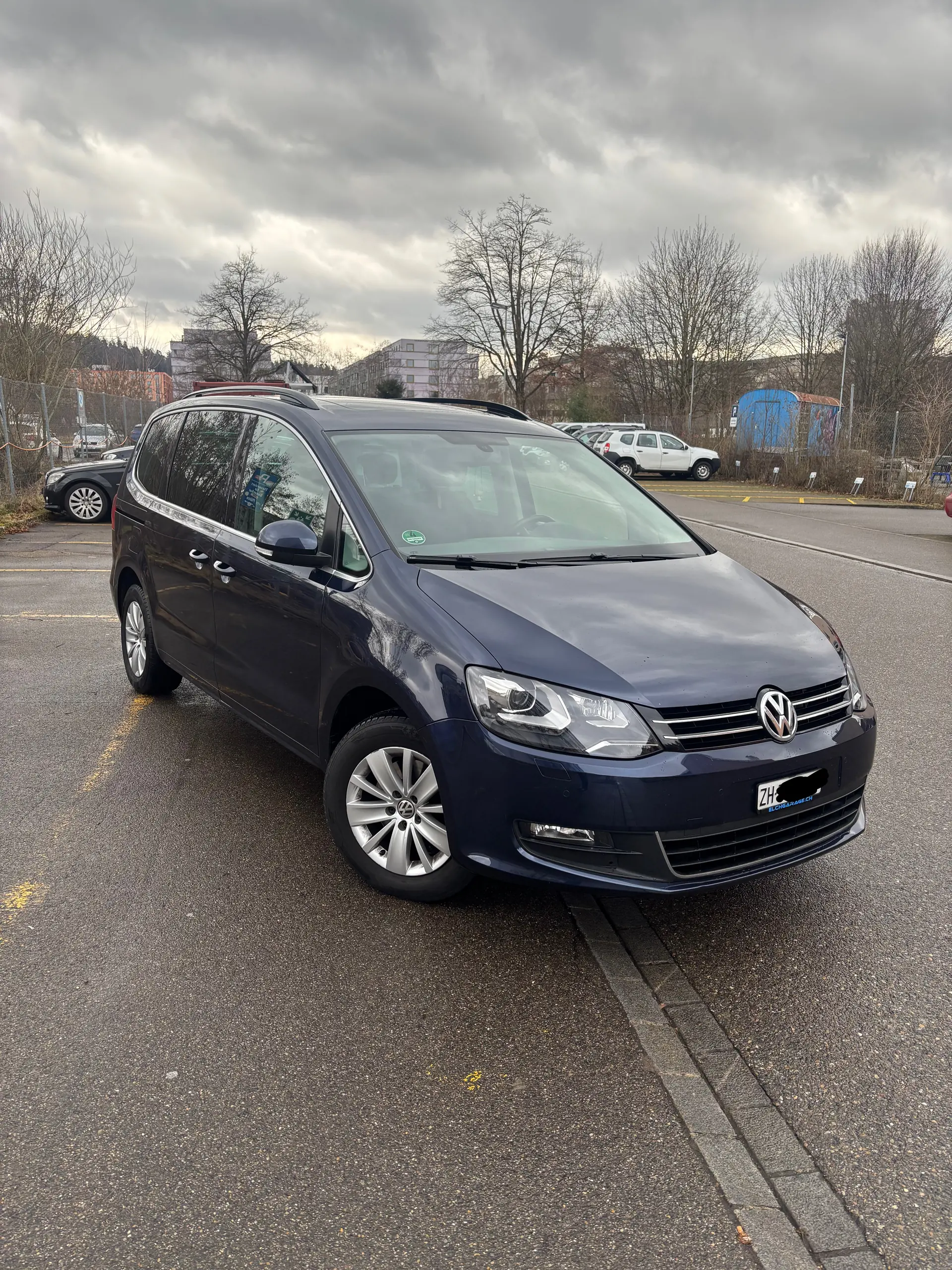 VW Sharan 2.0 TDI BlueMotion — Monospace 7 places fiable, sans accident — Außenansicht
