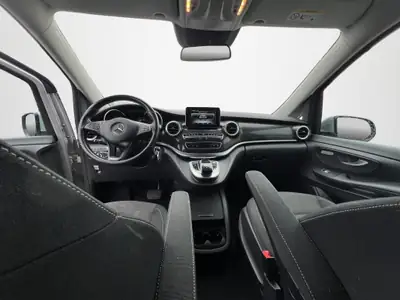 Mercedes-Benz V 250 d BlueTec — Van 7 places, 4WD robuste, faible consommation — Miniature 13